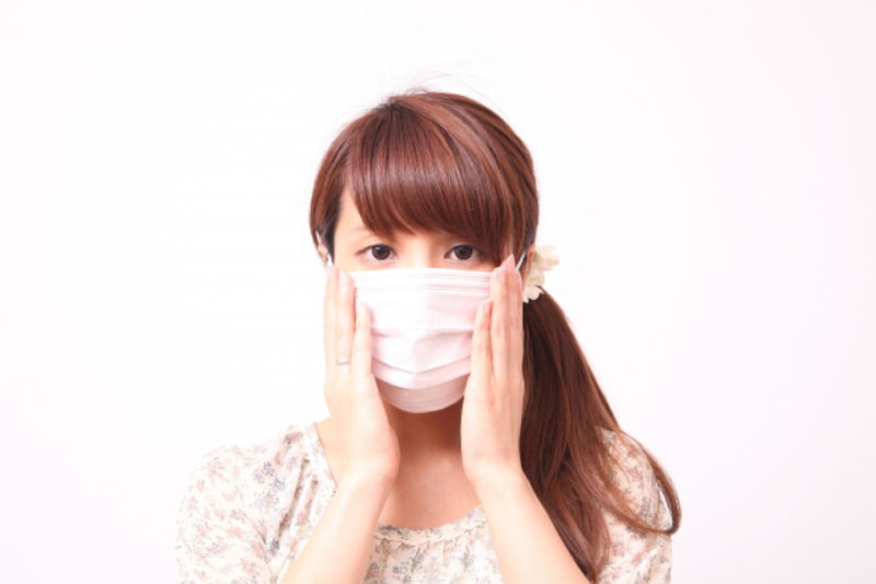 花粉　PM2.5　マスク　女性