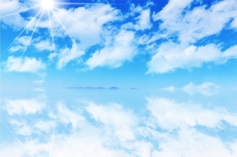 ウユニ　青空　雲